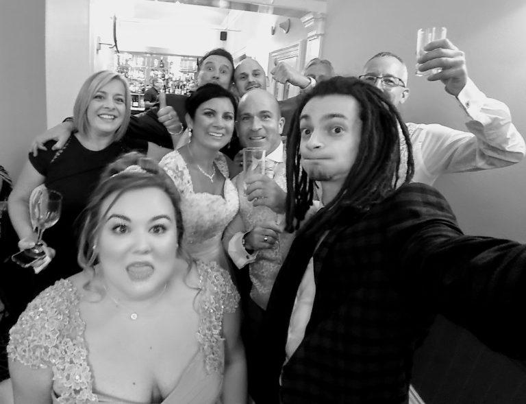 Yorkshire wedding magician taking a selfie