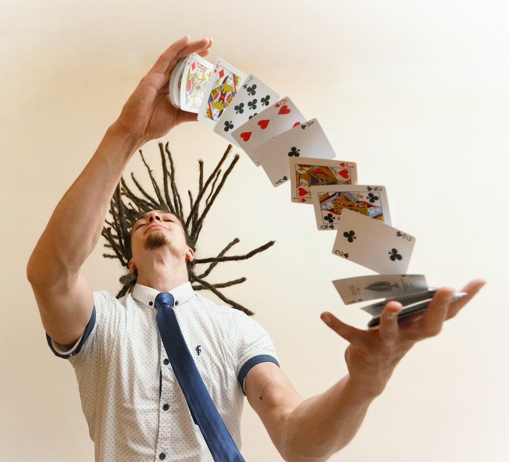Leeds Magician – Oliver Parker – Break The Ice & Blow Their Minds
